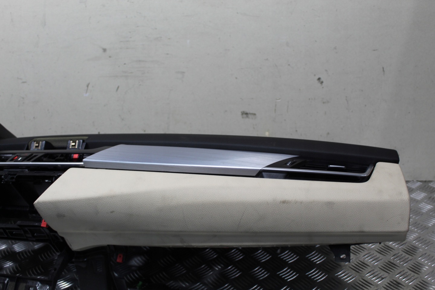 dashboard console airbag airbags BMW 2 F45