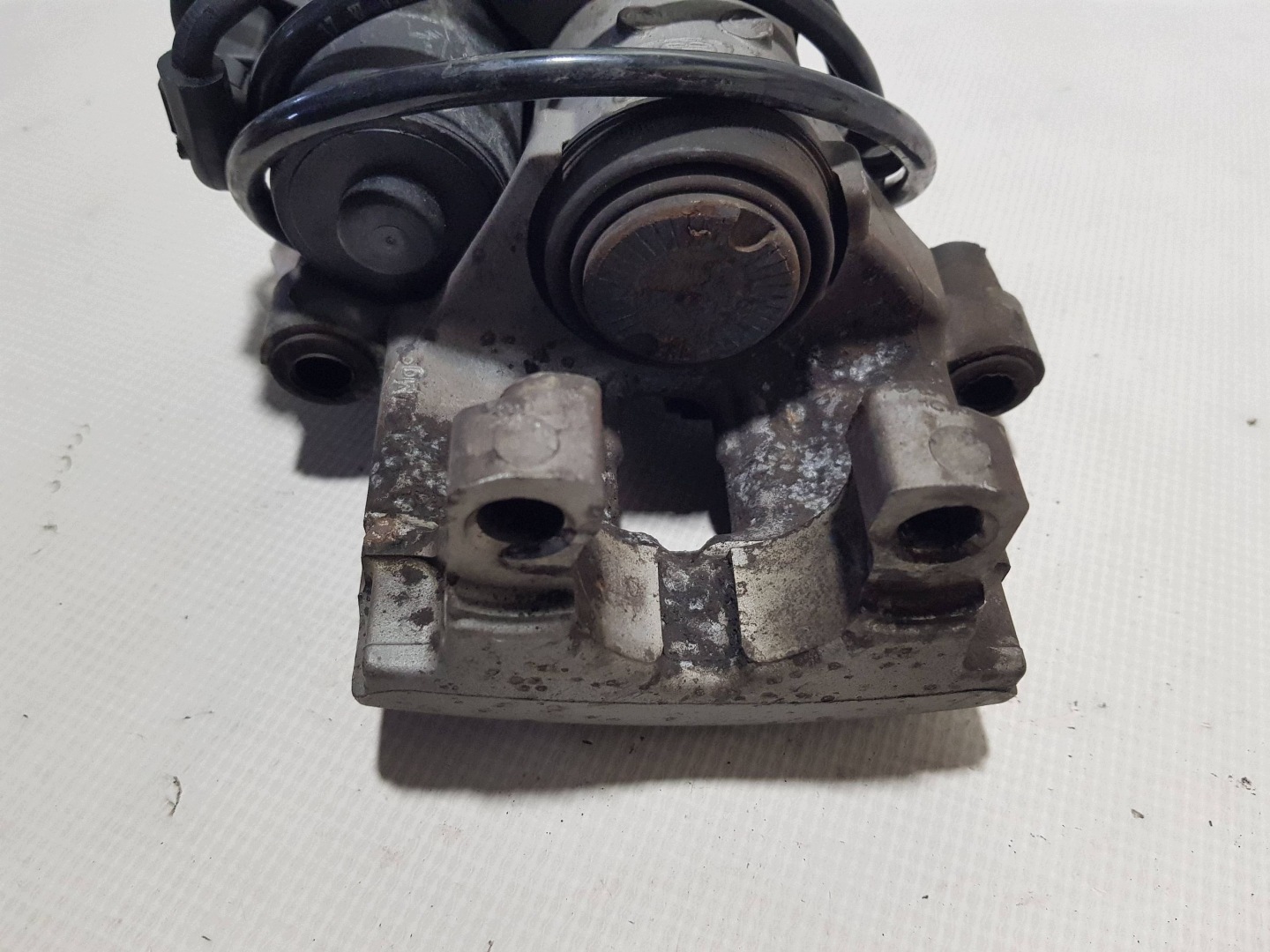 caliper brake electrical right rear part rear MERCEDES C-KLASA W205