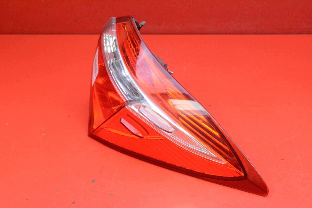 light right rear part rear 81550-02760 TOYOTA COROLLA XI E18 13-16