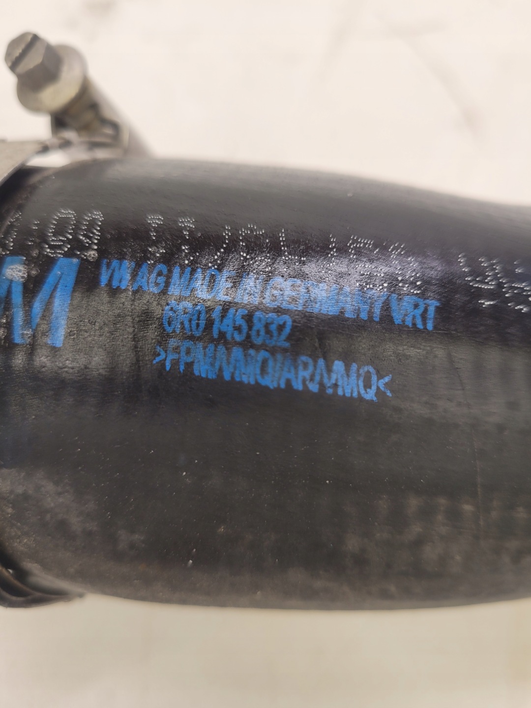 trouba hadice intercoolera AUDI A1 8X VW 6R0145832