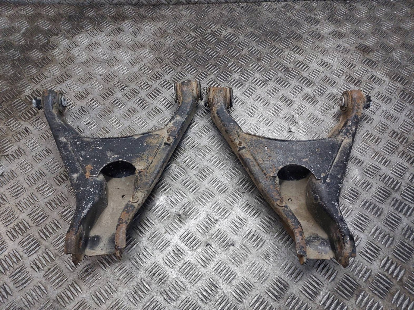 Querlenker links heck + rechts heck VOLKSWAGEN PASSAT B5 4 MOTION