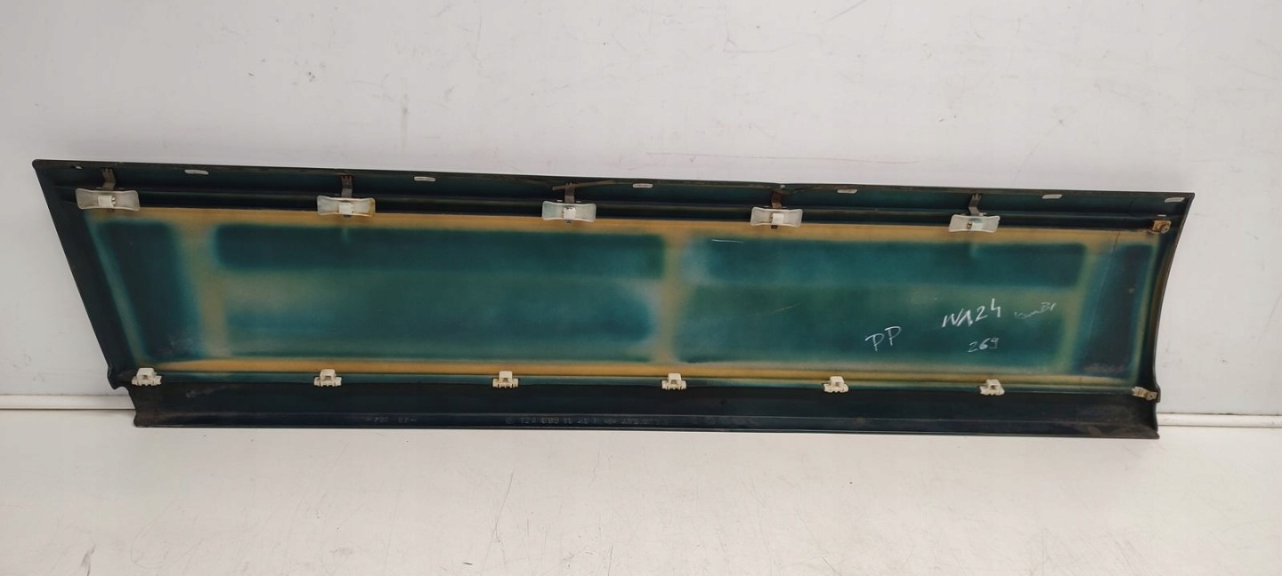 moulding door right front Mercedes W124 269