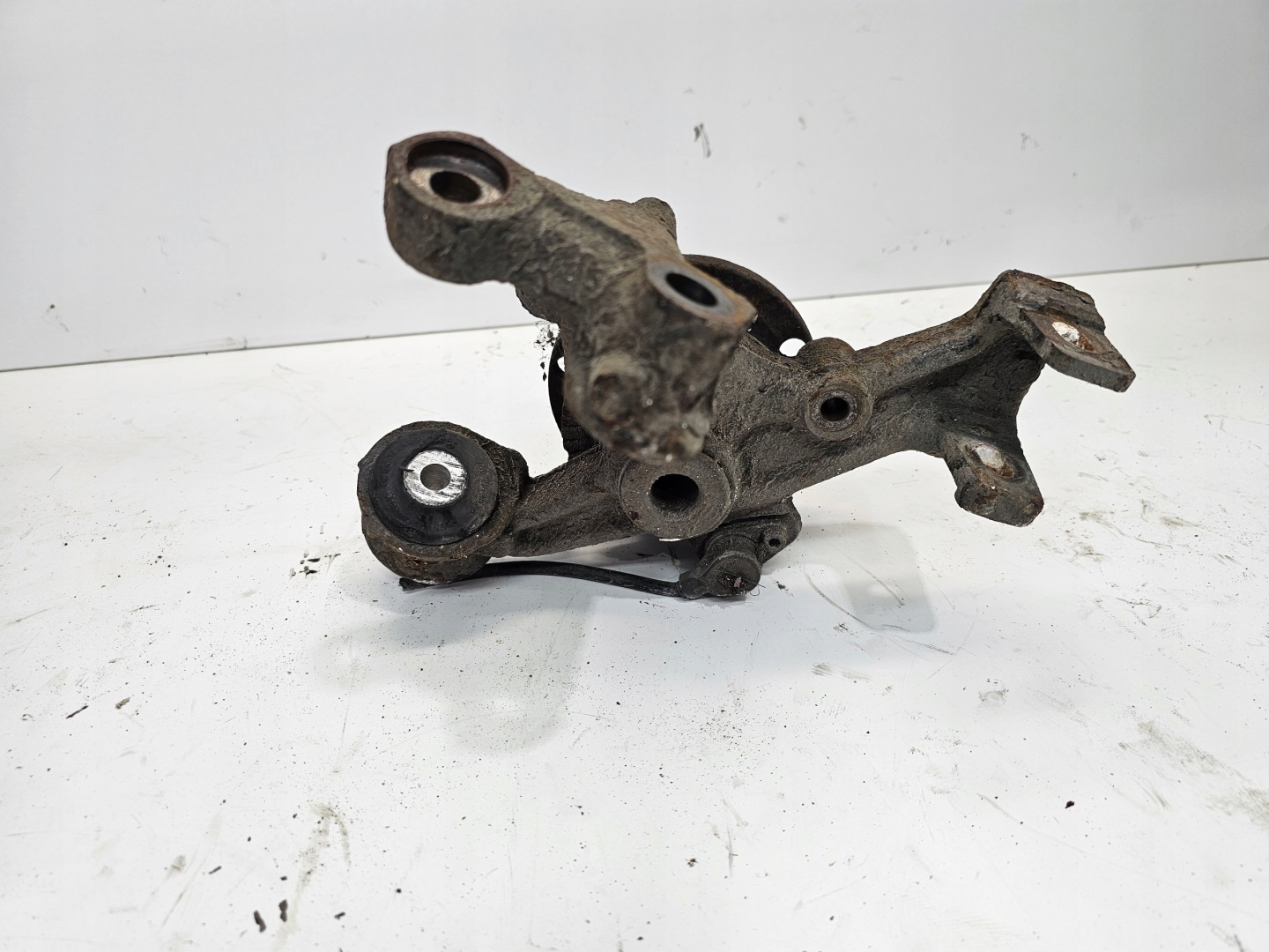 QUERLENKER ACHSSCHENKEL RADNABE RADLAGER LINKS HECK A4 B6 B7 8E0505435BC