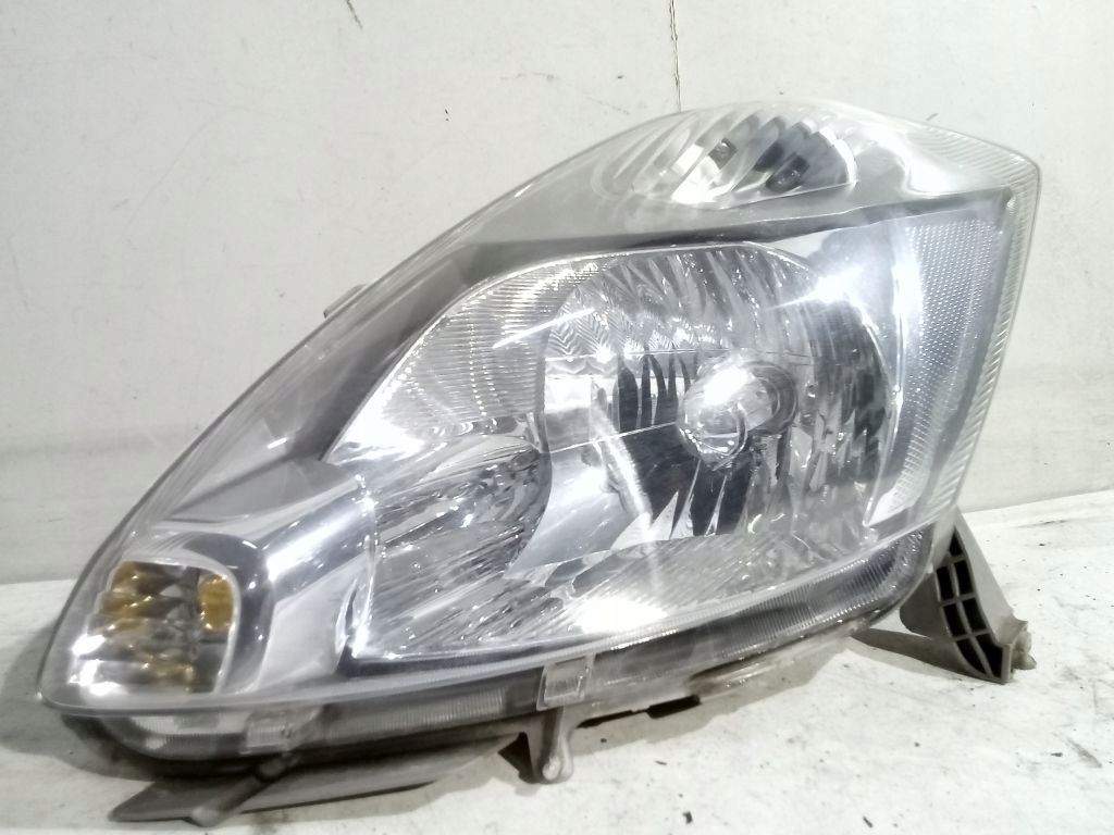 Daihatsu Sirion II 2 light left front front