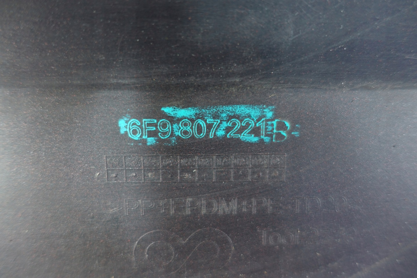 bumper front front SEAT ARONA 6F9 6F9807221B