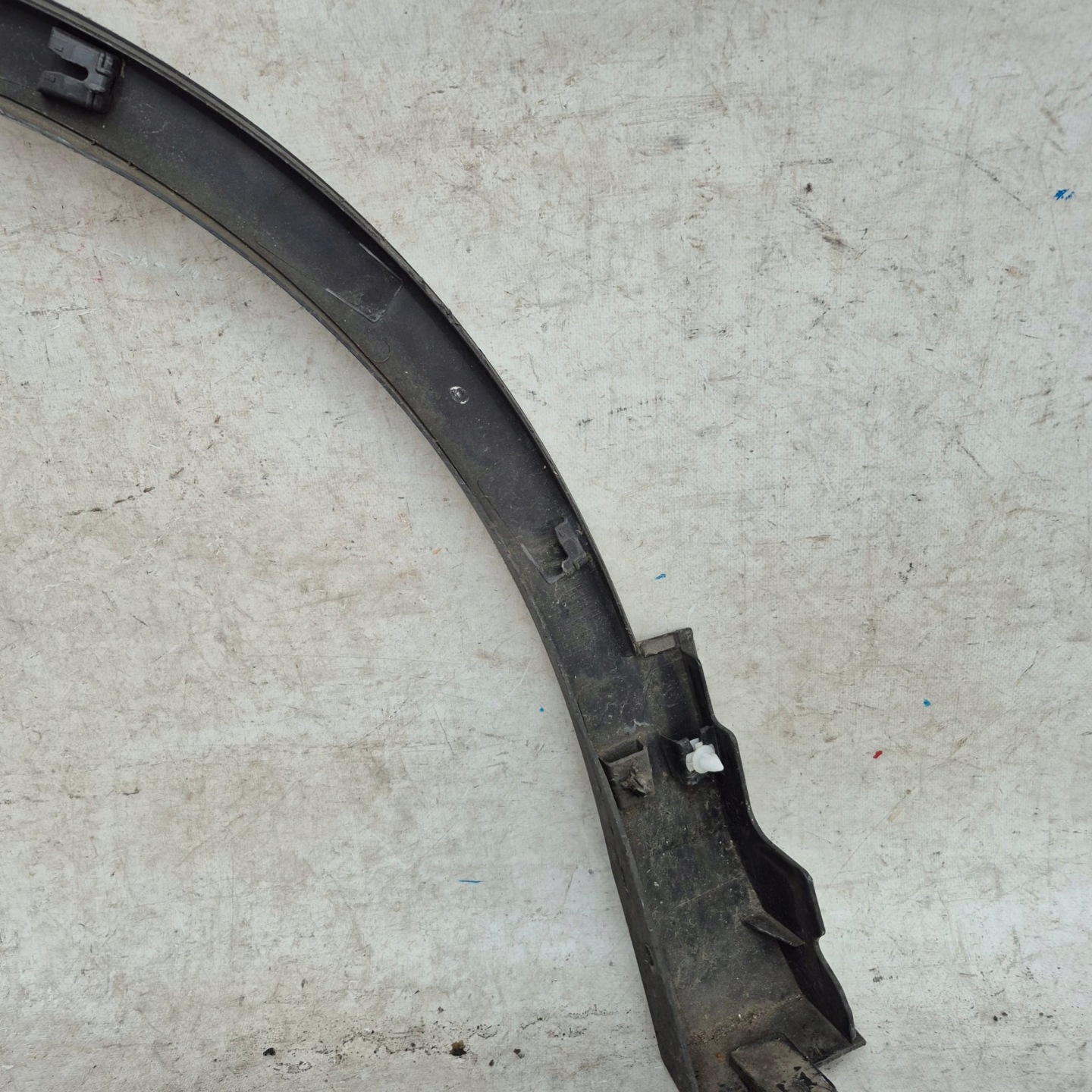 VW TIGUAN II 2 16-24 moulding cap right front