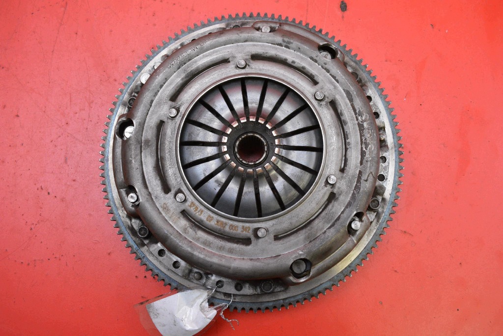 embrayage complets 03C141025D VW GOLF 6 VI 1.4 16V 80 KM 08-15