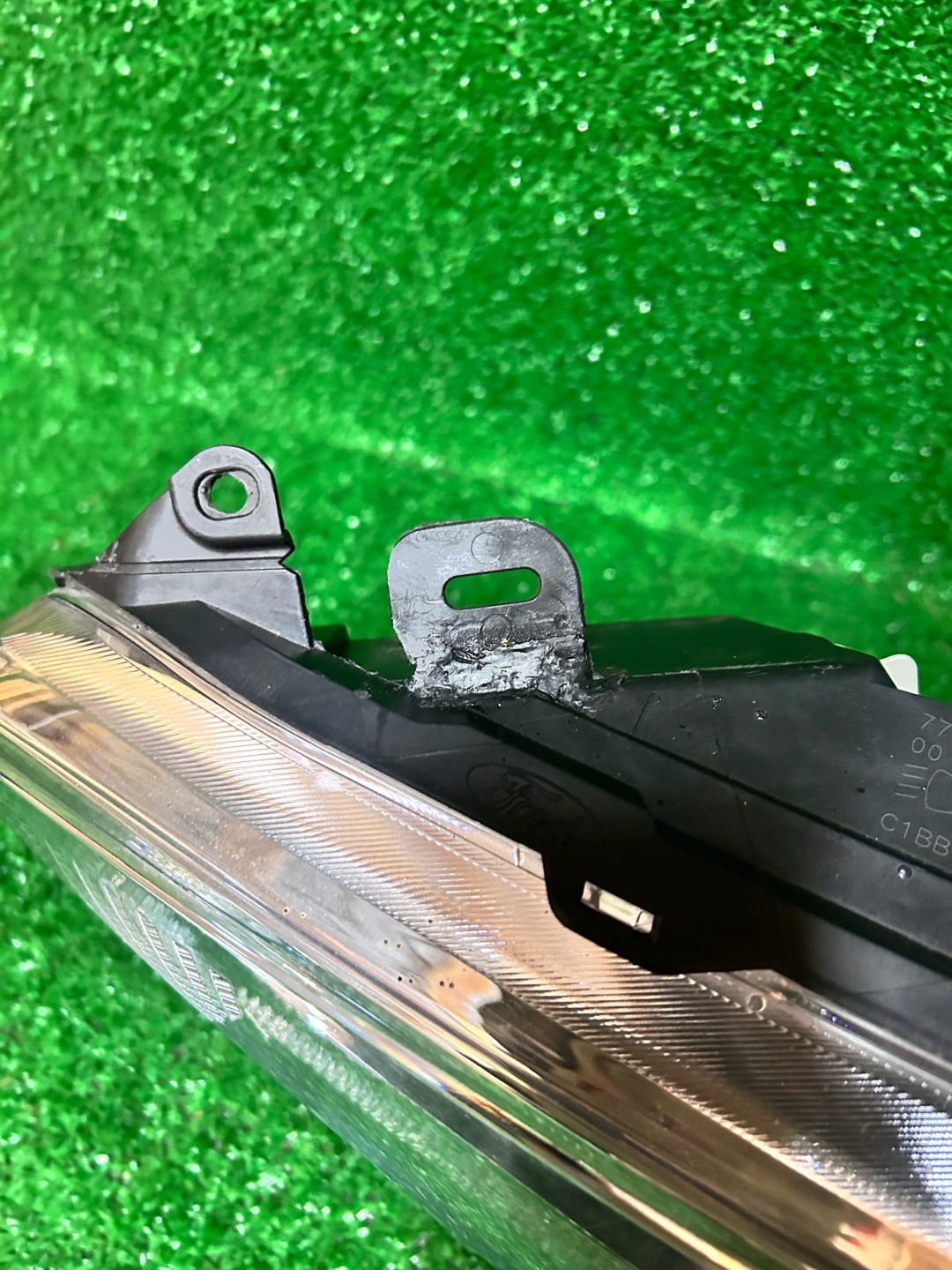 REFLEKTOR left FORD FIESTA MK7 LIFT