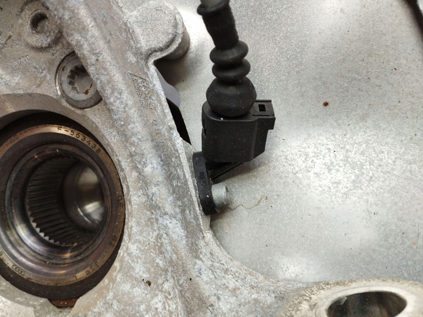 Audi A5 Sportback 8TA swing left front 4G0407241D