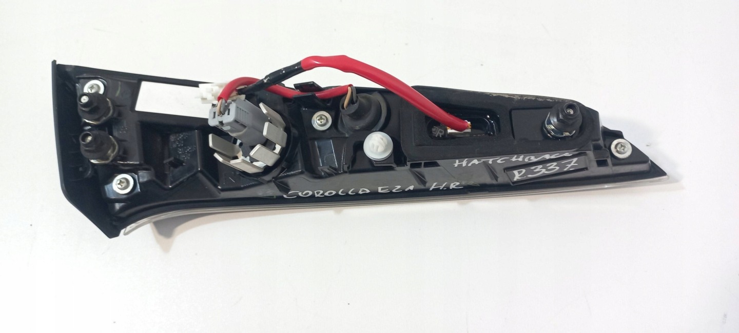 Toyota Corolla E21 Hatchback light rear right to the bonnet 02429 (R337)