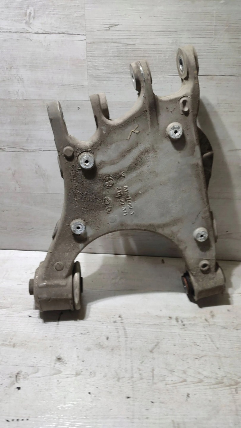 Alfa Romeo Stelvio 2021 rear part side left arm rear