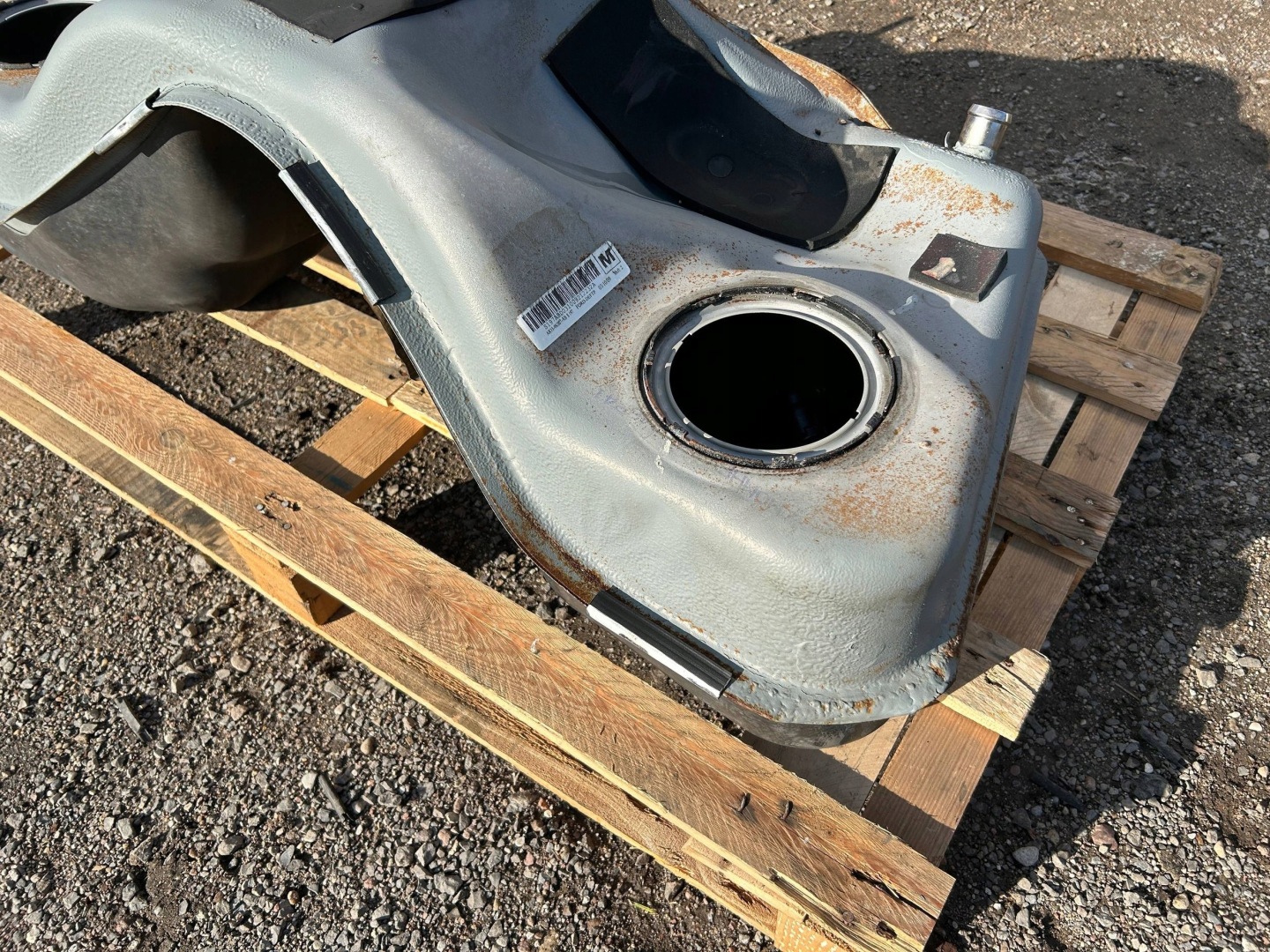 spremnik rezervoar goriva Ford Mustang V 2005
