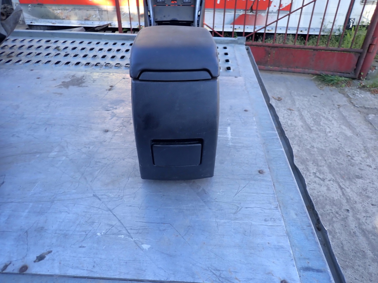 TUNEL MITTE ARMLEHNE MAZDA 6 GH