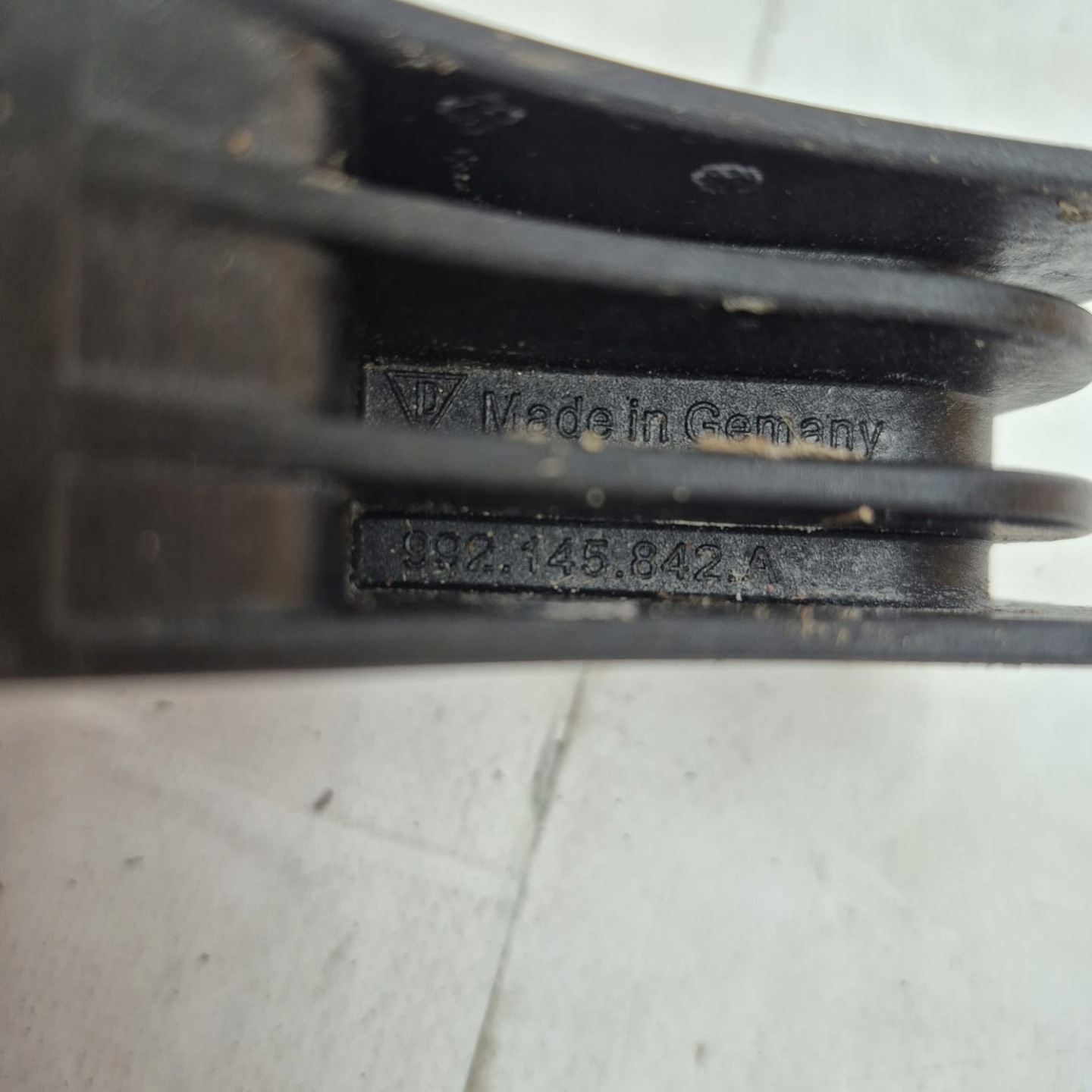 PORSCHE CARERRA 911 992 console bracket radiator air 992145842A