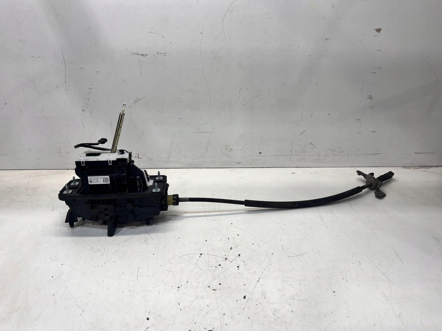 trim changes of the gear AUDI A6 C7 A7 4G1713041AH