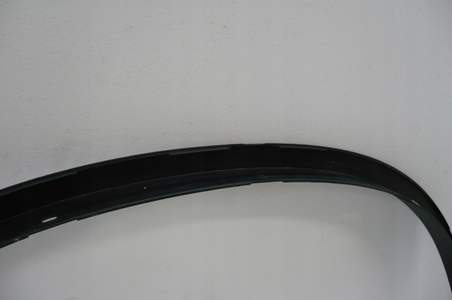 BMW X6 E71 E72 2007-14 lišta blatníku levá záď