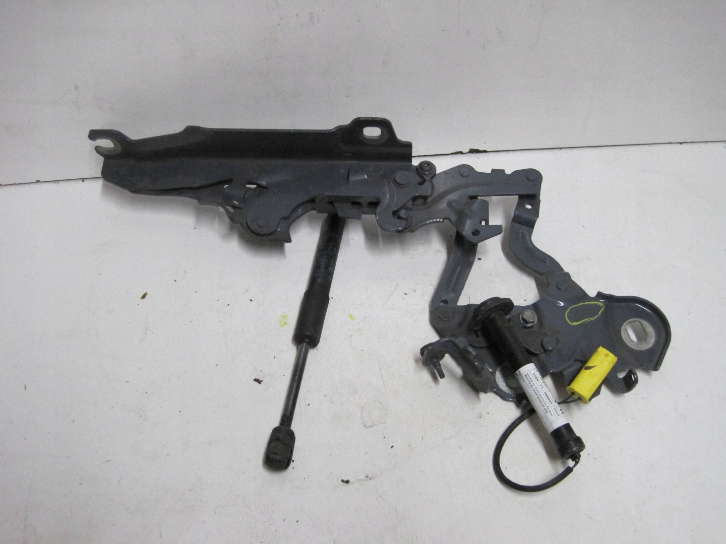 hinge bonnets BMW 1 F40 7450924