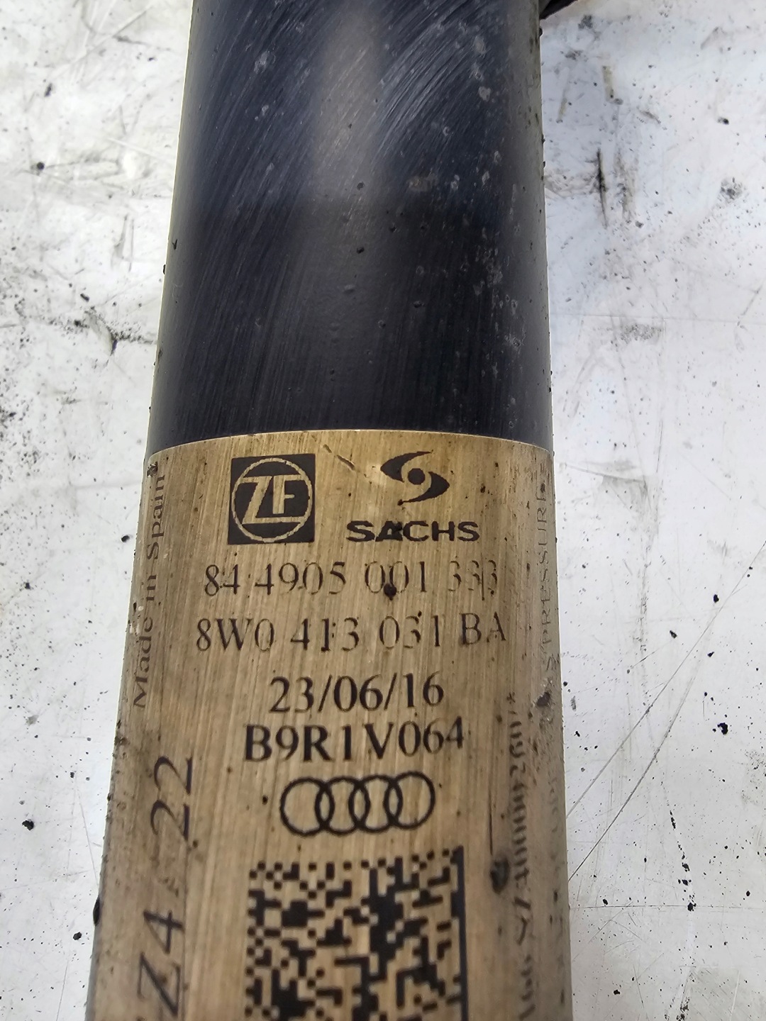 shock absorber right front AUDI A4 B9 A5 8W 8W0413031BA