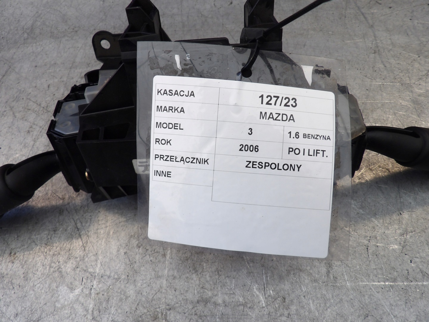 COMMODO ESSUIE GLACE MAZDA 3 1,6B
