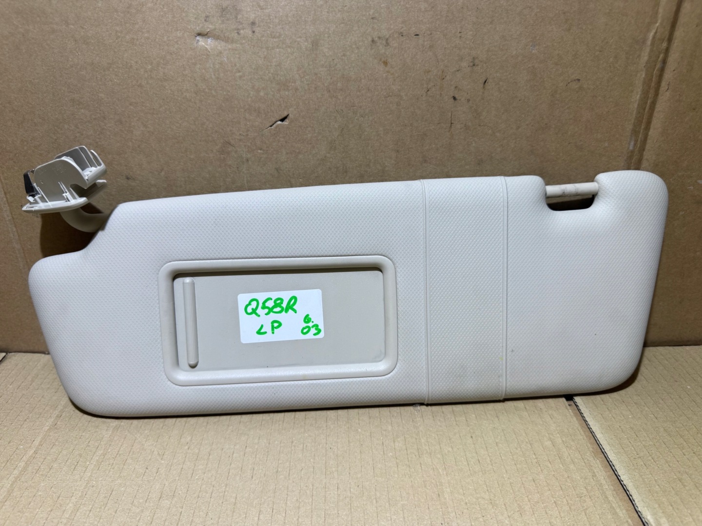 AUDI Q5 8R cover PRZECIWSLONECZNA visor visor left left