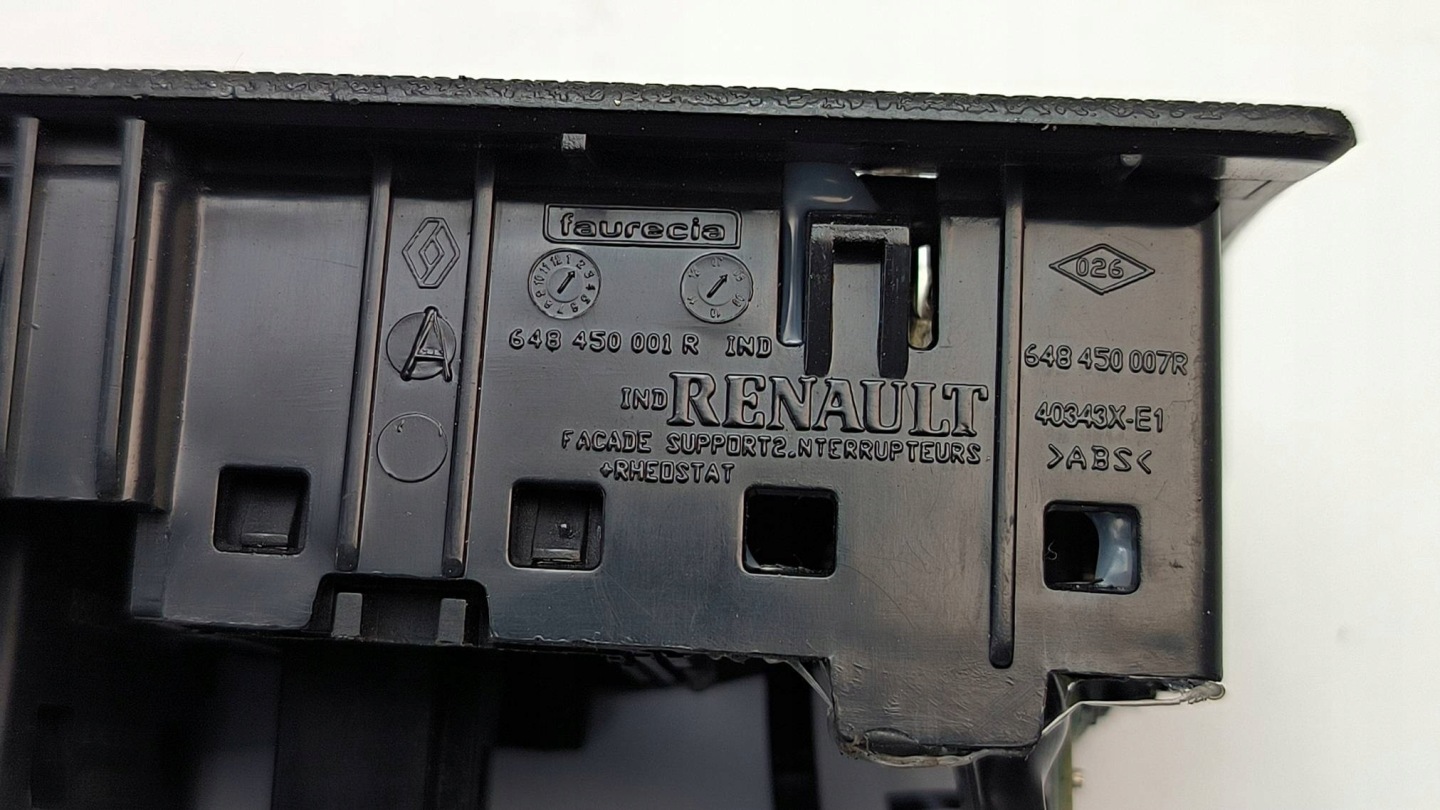 Bouton 648450007R RENAULT MEGANE III