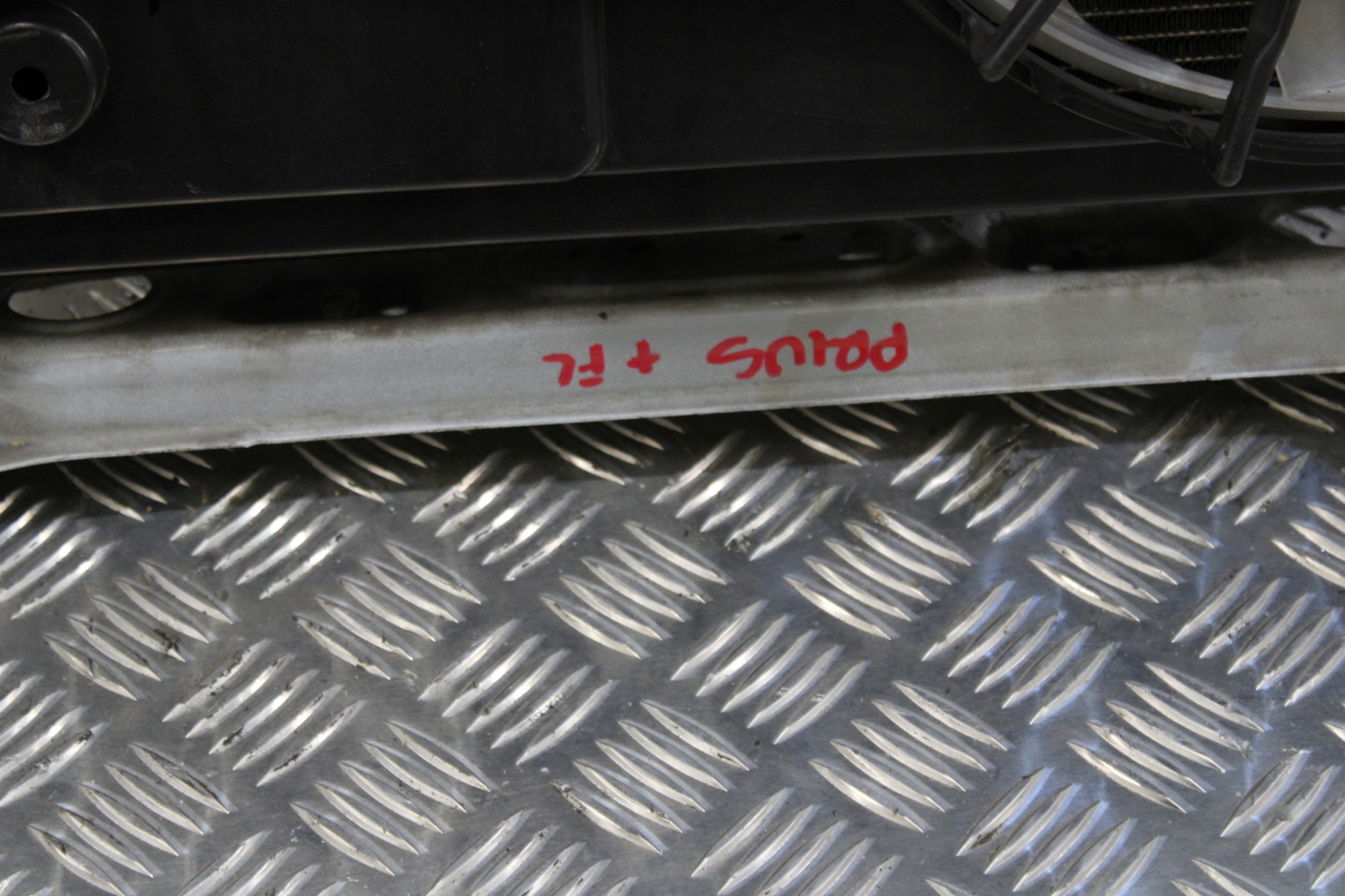 support panel for radiators front radiator pillar TOYOTA PRIUS + plus LIFT 1,8 HYBRID