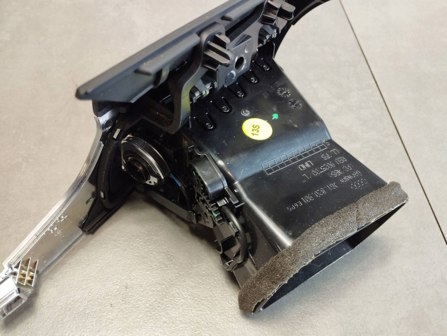 Audi A7 4G 2016 grid air conditioning devices 4G1820901