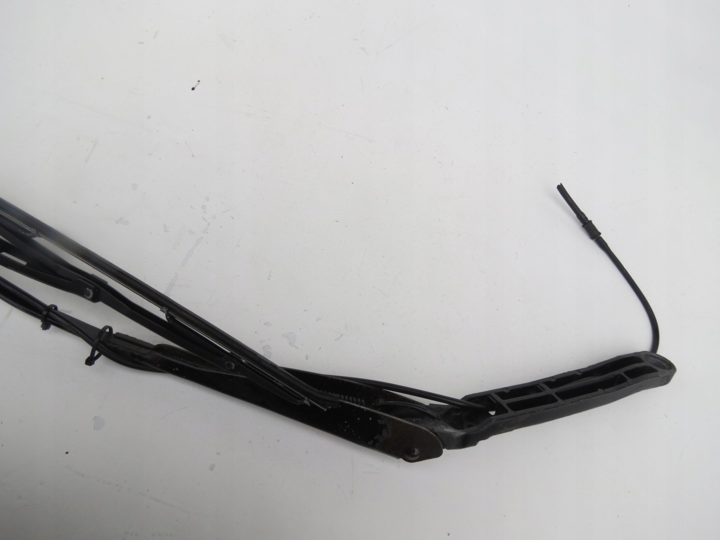 wiper arm left SCANIA 124 420R