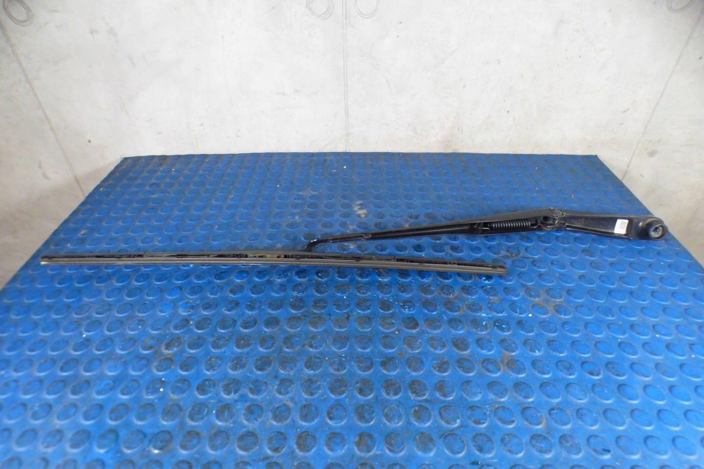 Hyundai Elantra VI wiper arm left front EUROPA