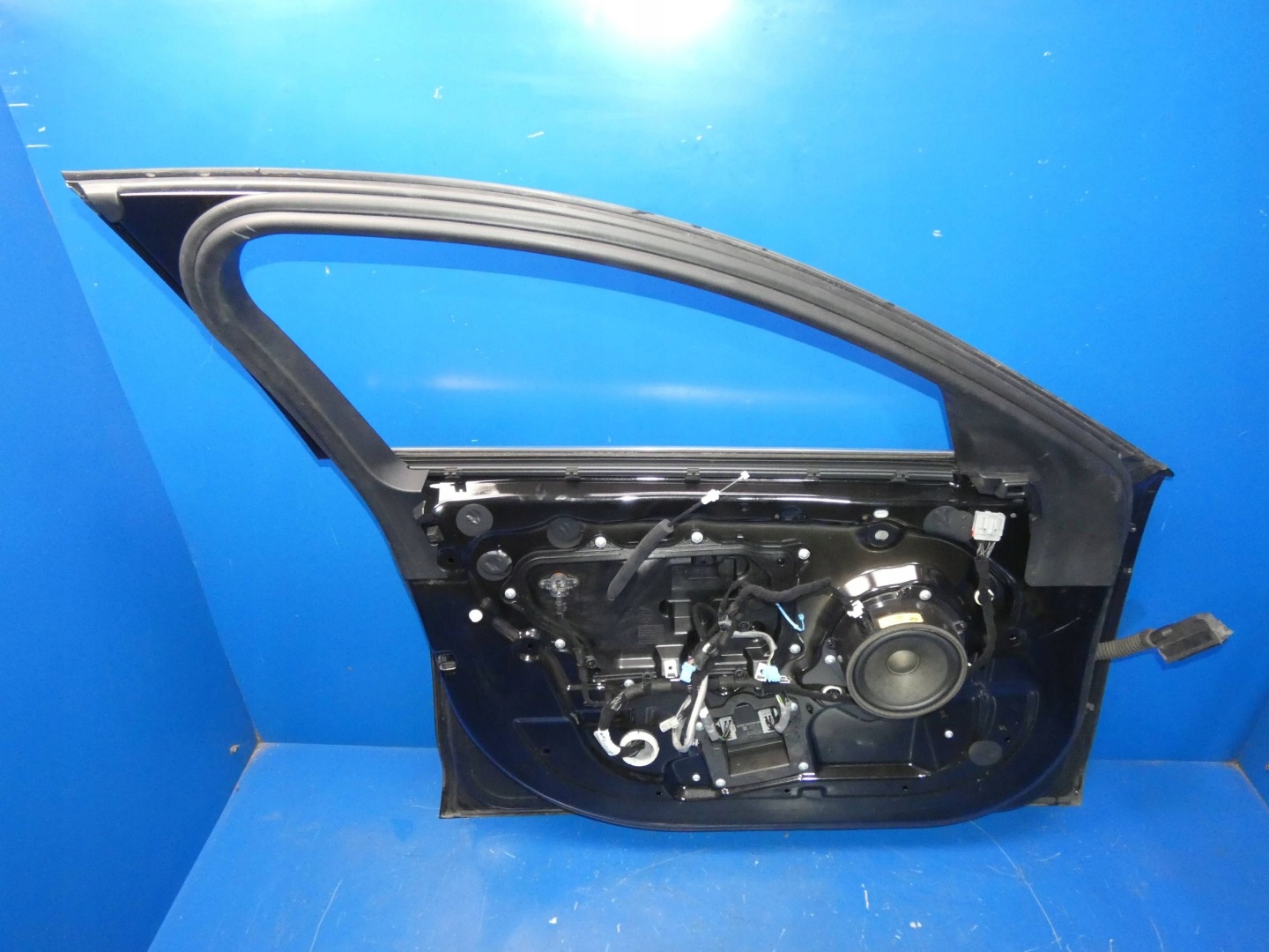 JAGUAR XE X760 door left left front front complete of wheels: PAB