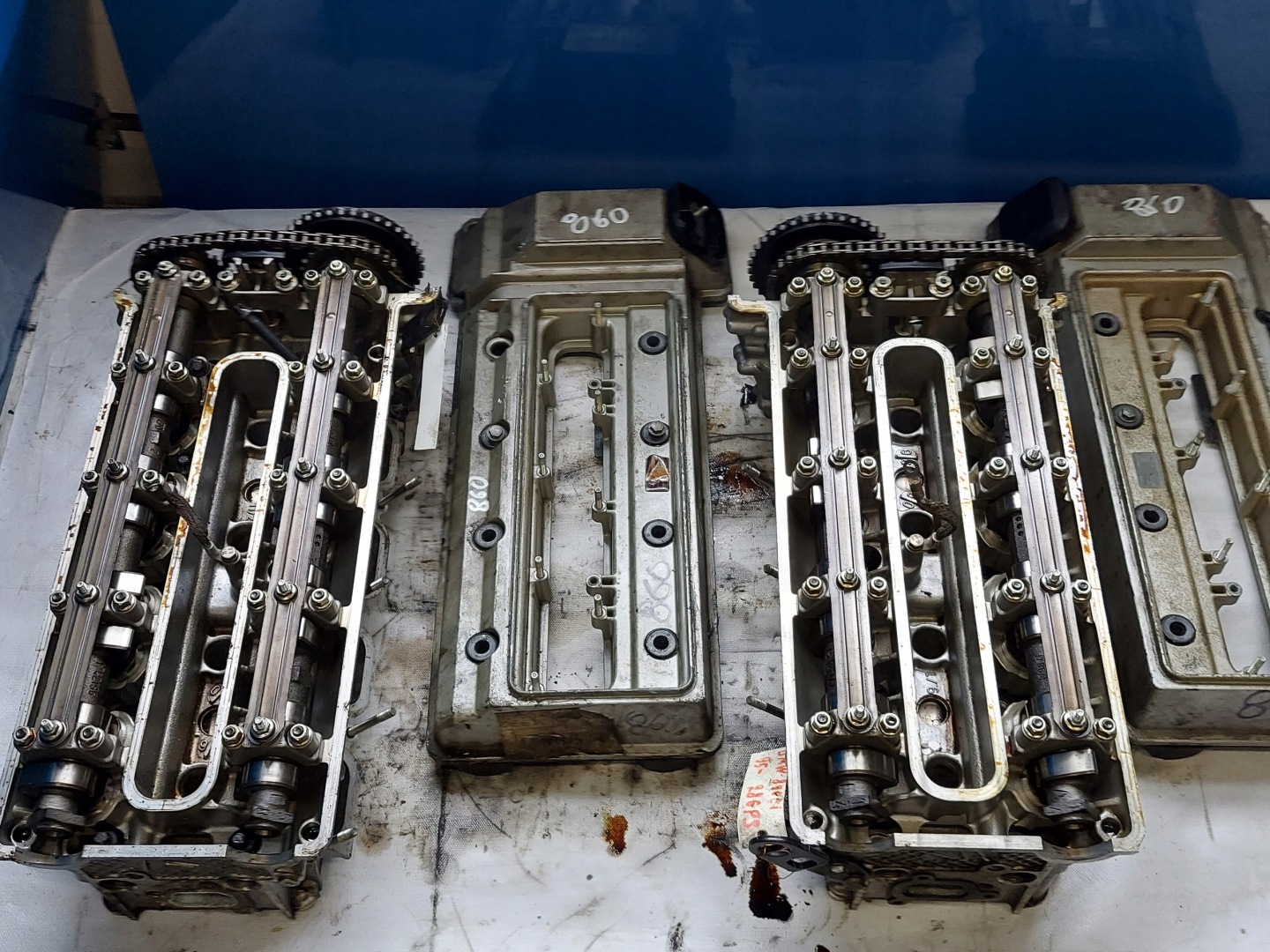TESTATA BMW 840i 4.4 V8 1702381,1702377