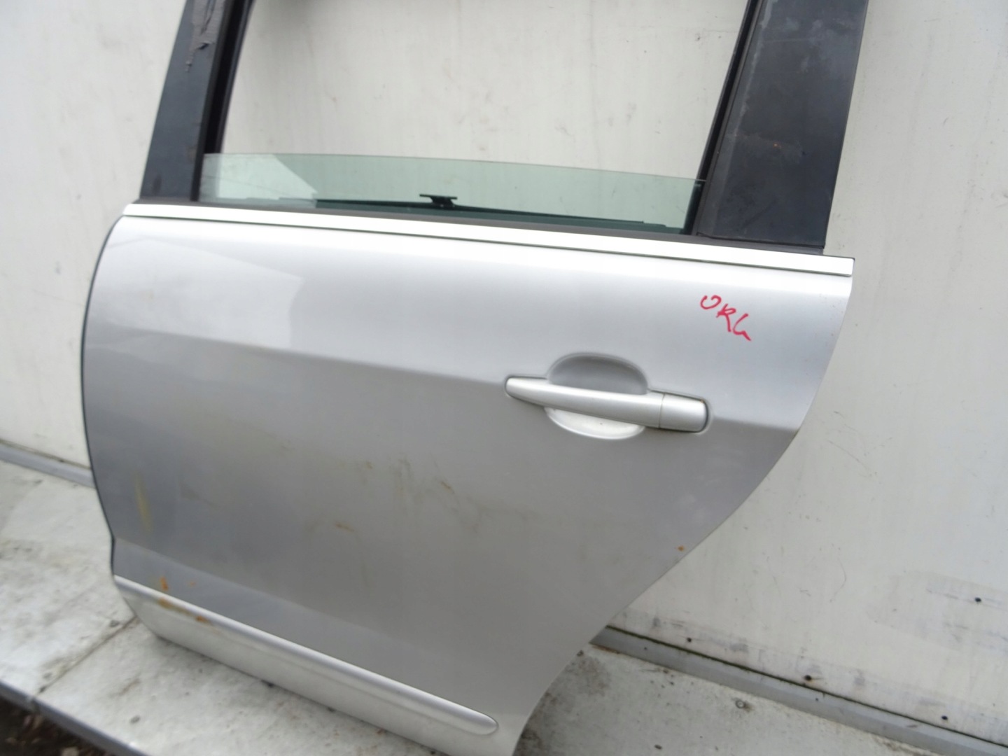 PEUGEOT 5008 door left left rear part EZRC nice