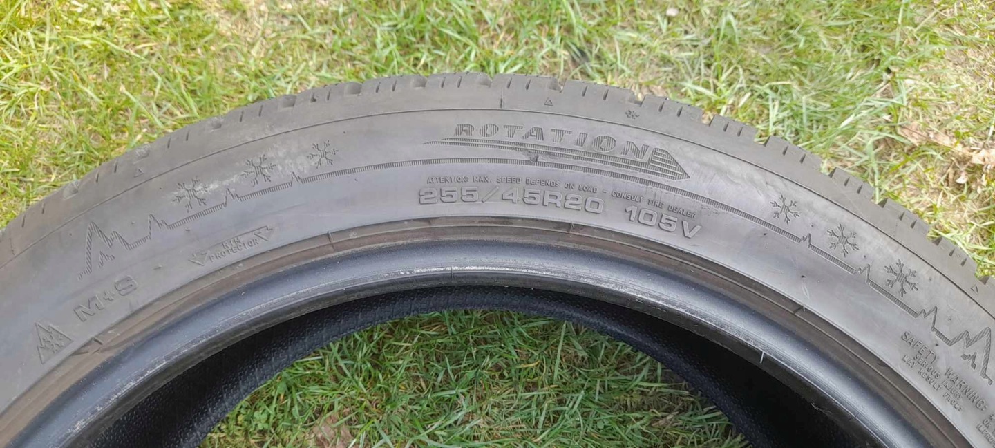 DUNLOP WINTER SPORT 5 255/45R20 105V SUV MO