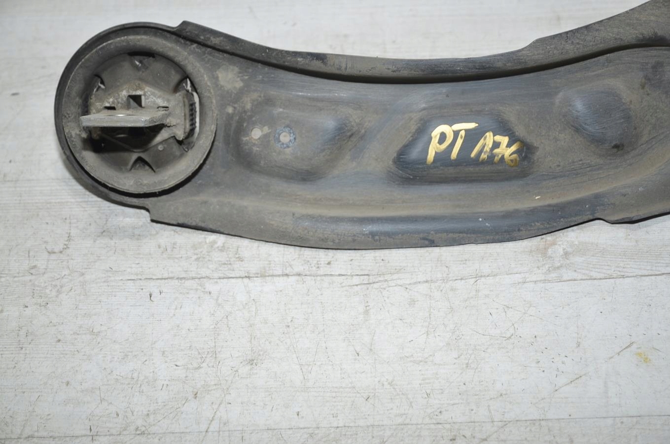 Querlenker rechts heck Mercedes W176 lift
