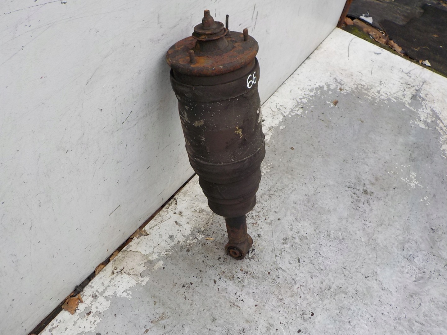 66 RANGE ROVER L320 MIECH shock absorber left rear part