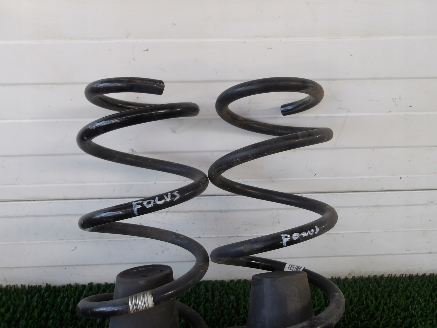 FORD FOCUS MK4 KOMBI springs rear. springing OE