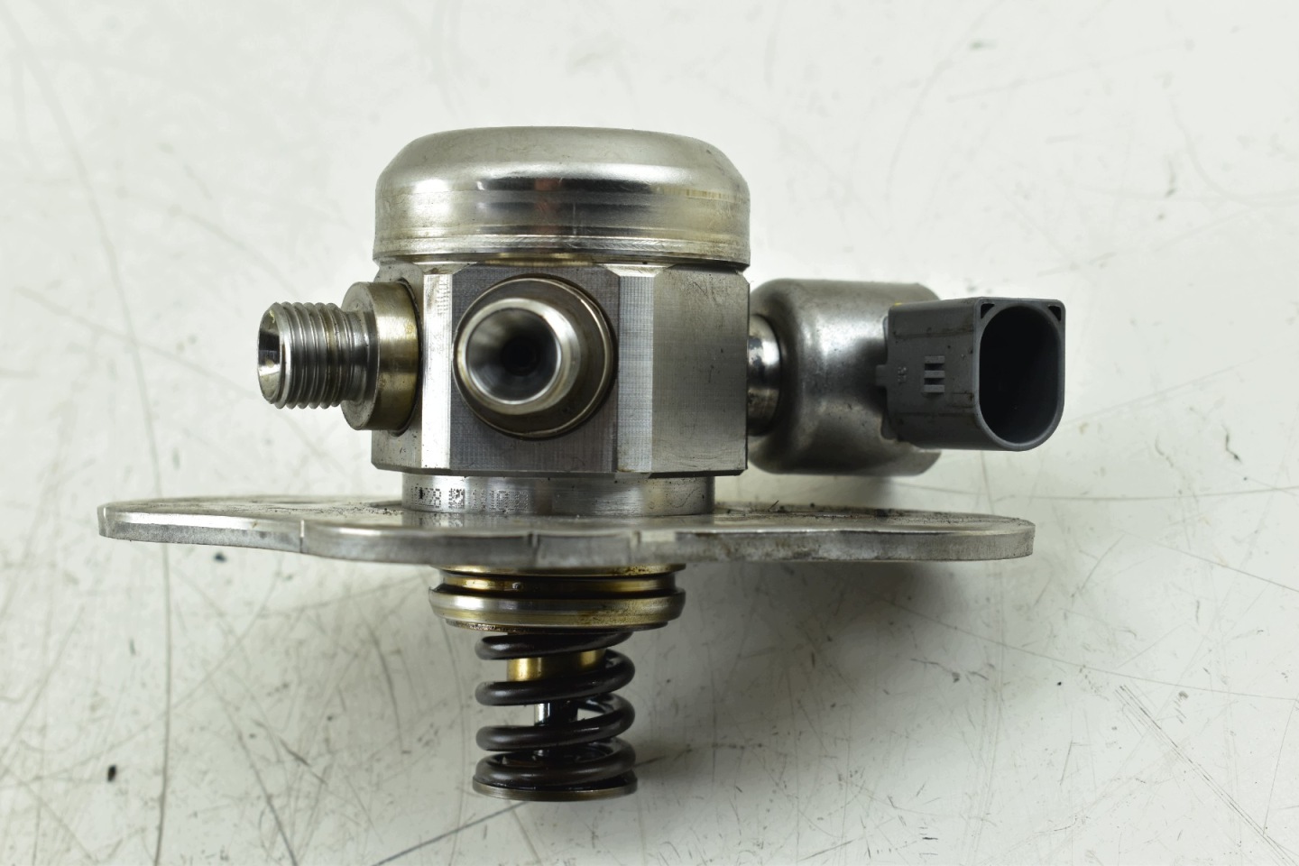 pumpa za gorivo BMW E81 E87 E90 E91 E60 E61 1.6i 2.0i 16V 7562473 0261520041
