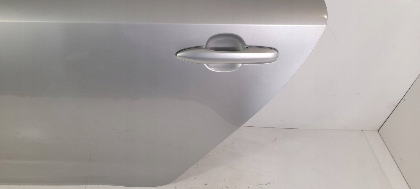 Toyota Corolla E210 Kombi door rear. left (T480)