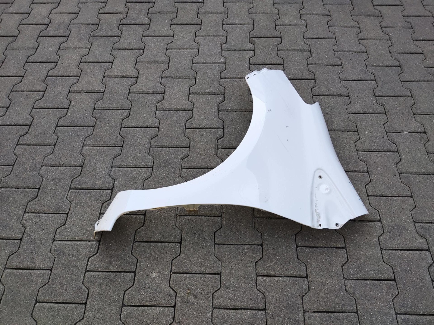 fender left front front TOYOTA YARIS III 2011-2014