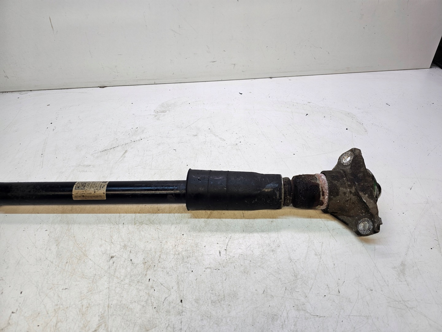 shock absorber left right rear part AUDI A4 B9 8W0513035AD