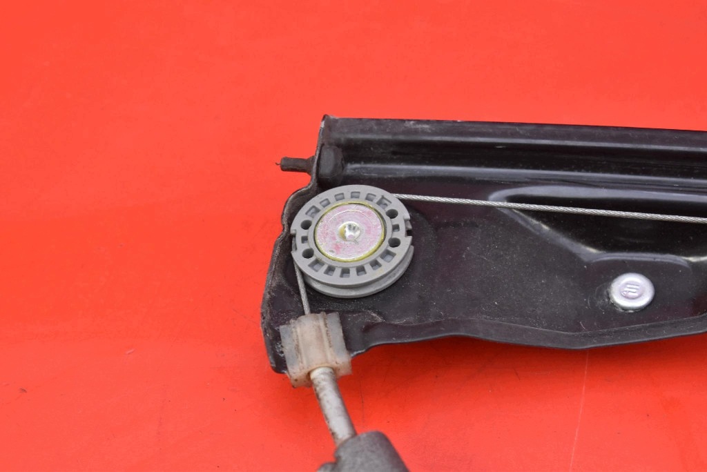 window regulator left front EU 5Q0959801B SKODA SUPERB 3 III 5D HB 15-20