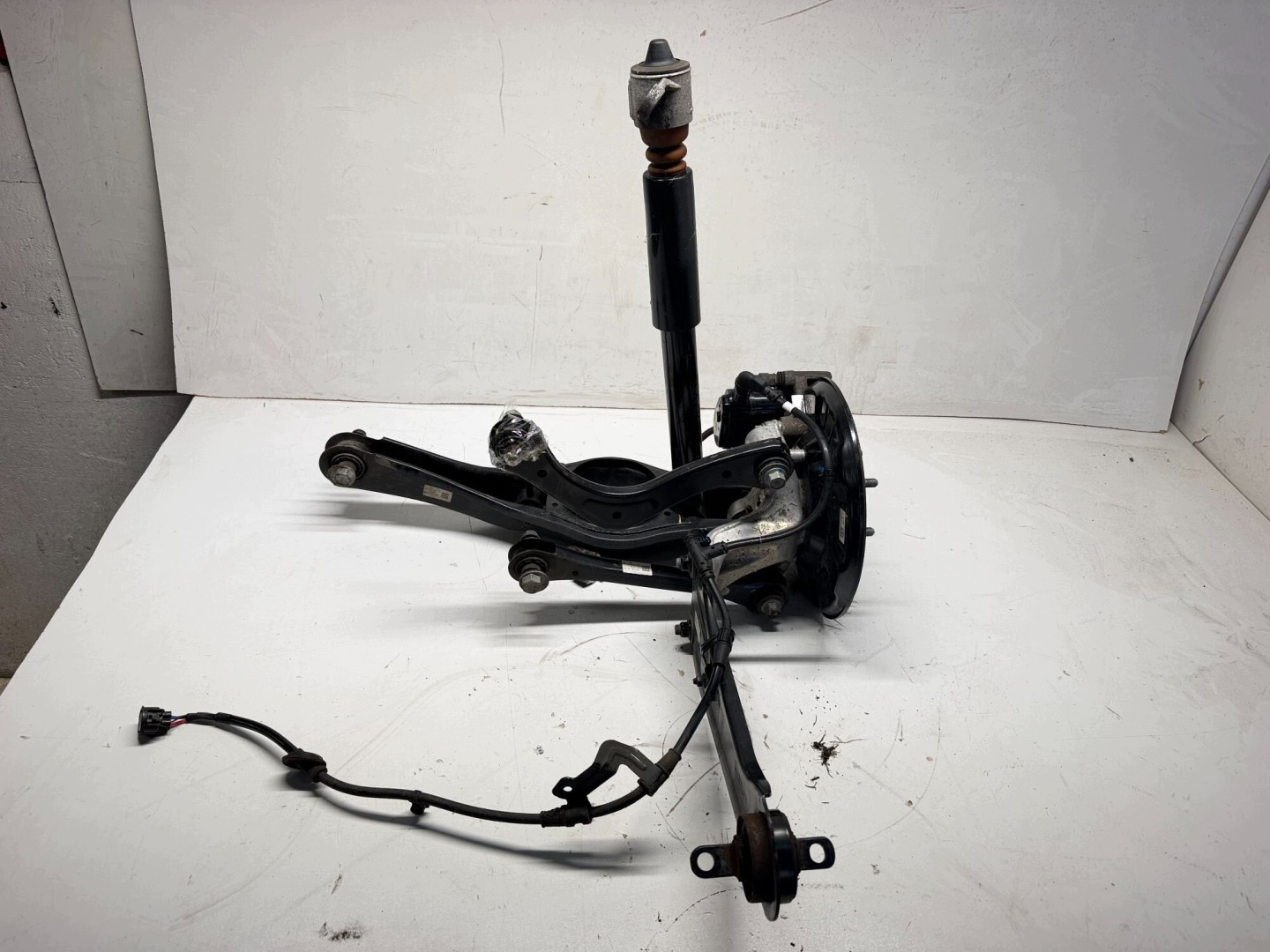 sususpension rear. left KIA NIRO EV 55210-G2500 2017-2022