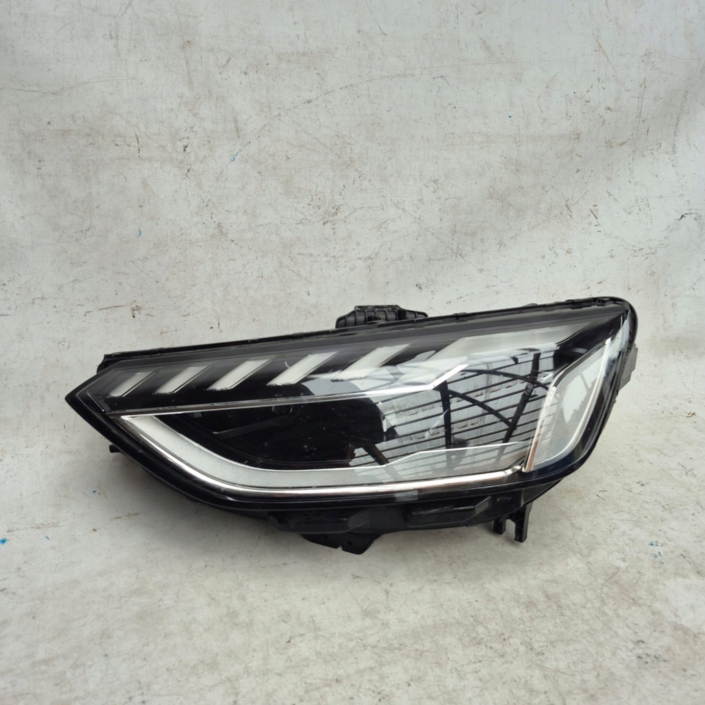 AUDI A4 B9 8W LIFT 19- light left front front FULL LED 8W0941033D