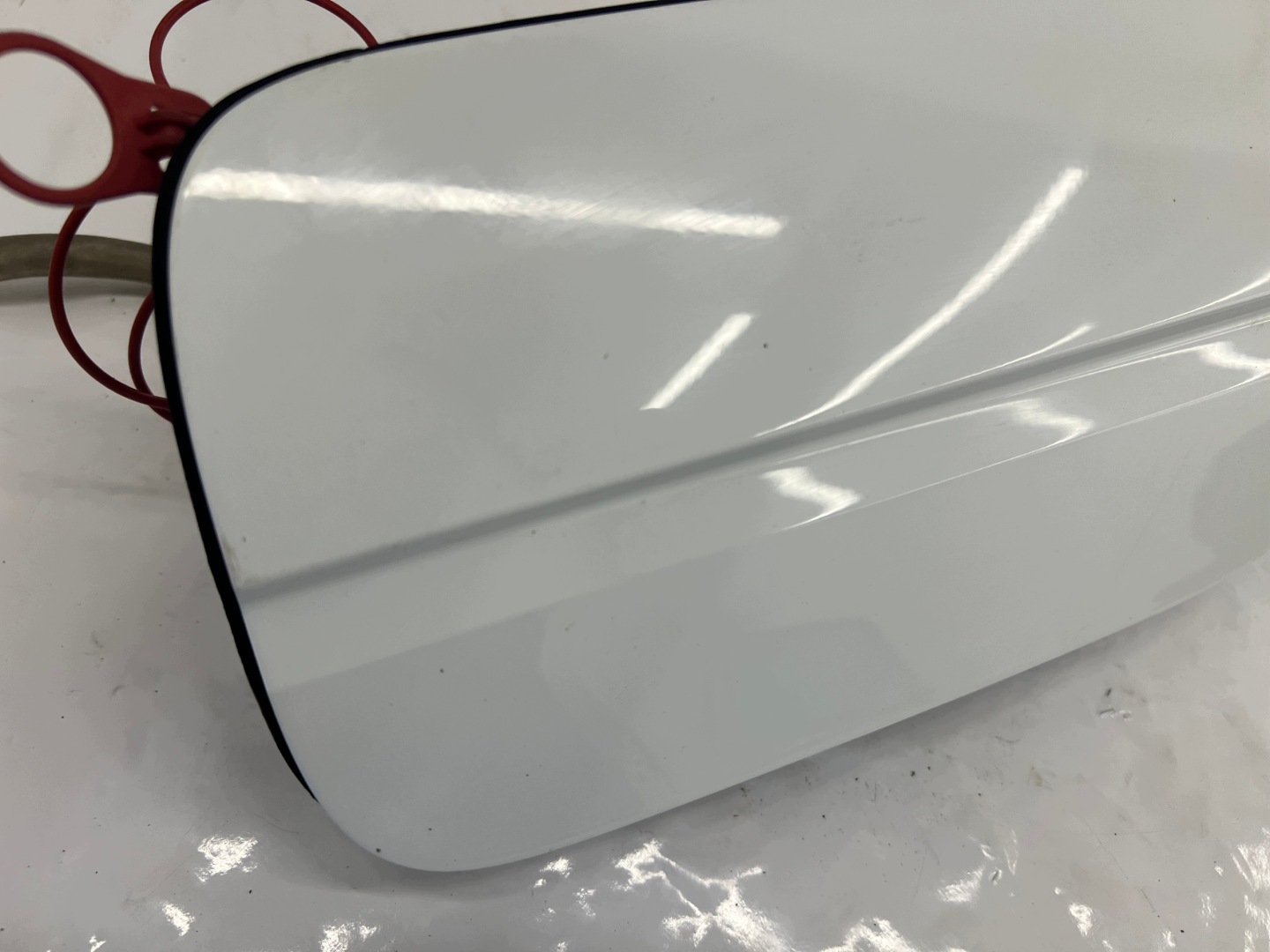 AUDI A4 B9 KLAPKA Tankklappe Dämpfer LY9C BIALY 8W0809906
