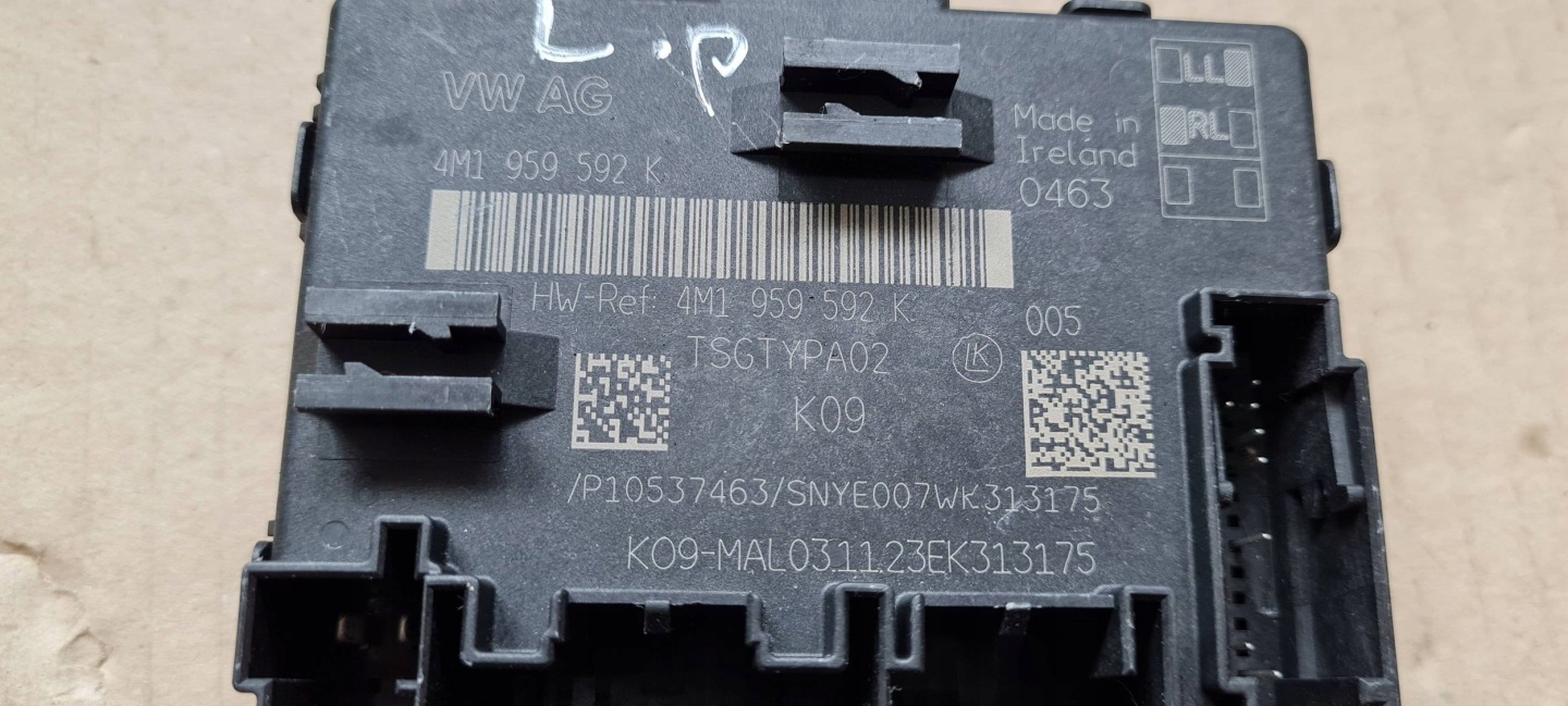 SQ8 4M RSQ8 Q8 module control unit door front 4M1959592K