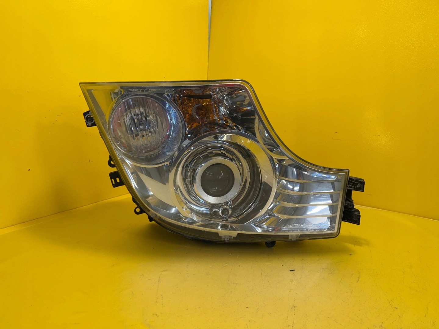 light right Mercedes-Benz ACTROS 2012- A9608200739
