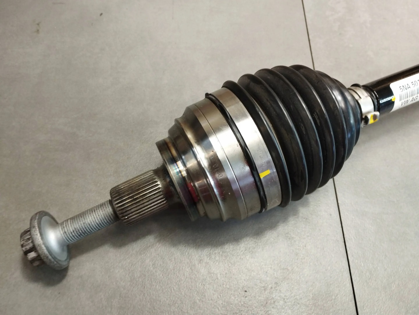 VW Arteon R 2.0 TSI semi-axis left rear part 5NA501203A
