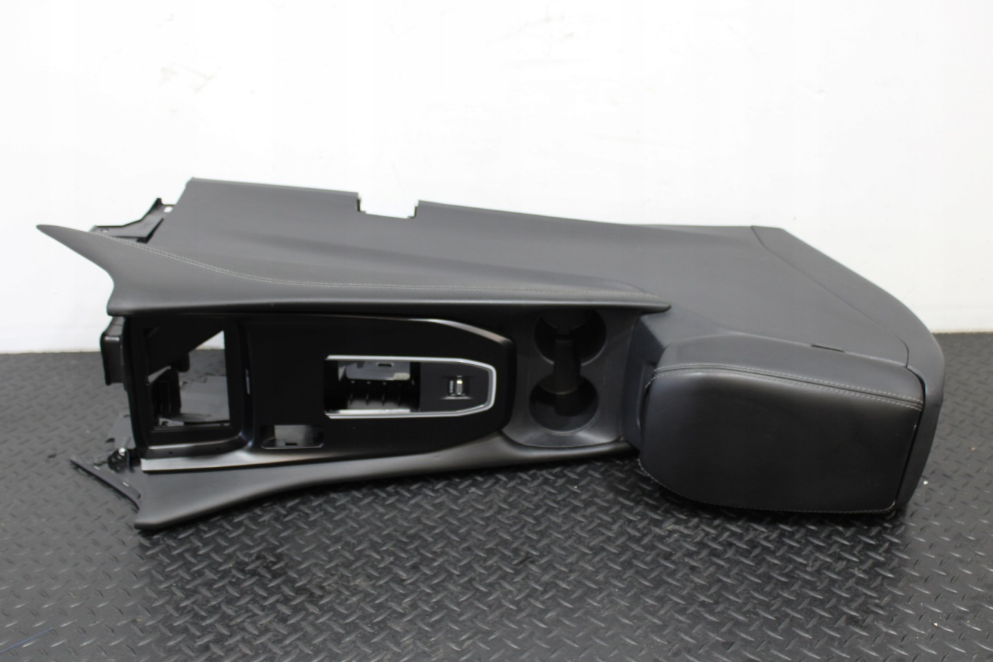 TUNEL central armrest NISSAN QASHQAI J12