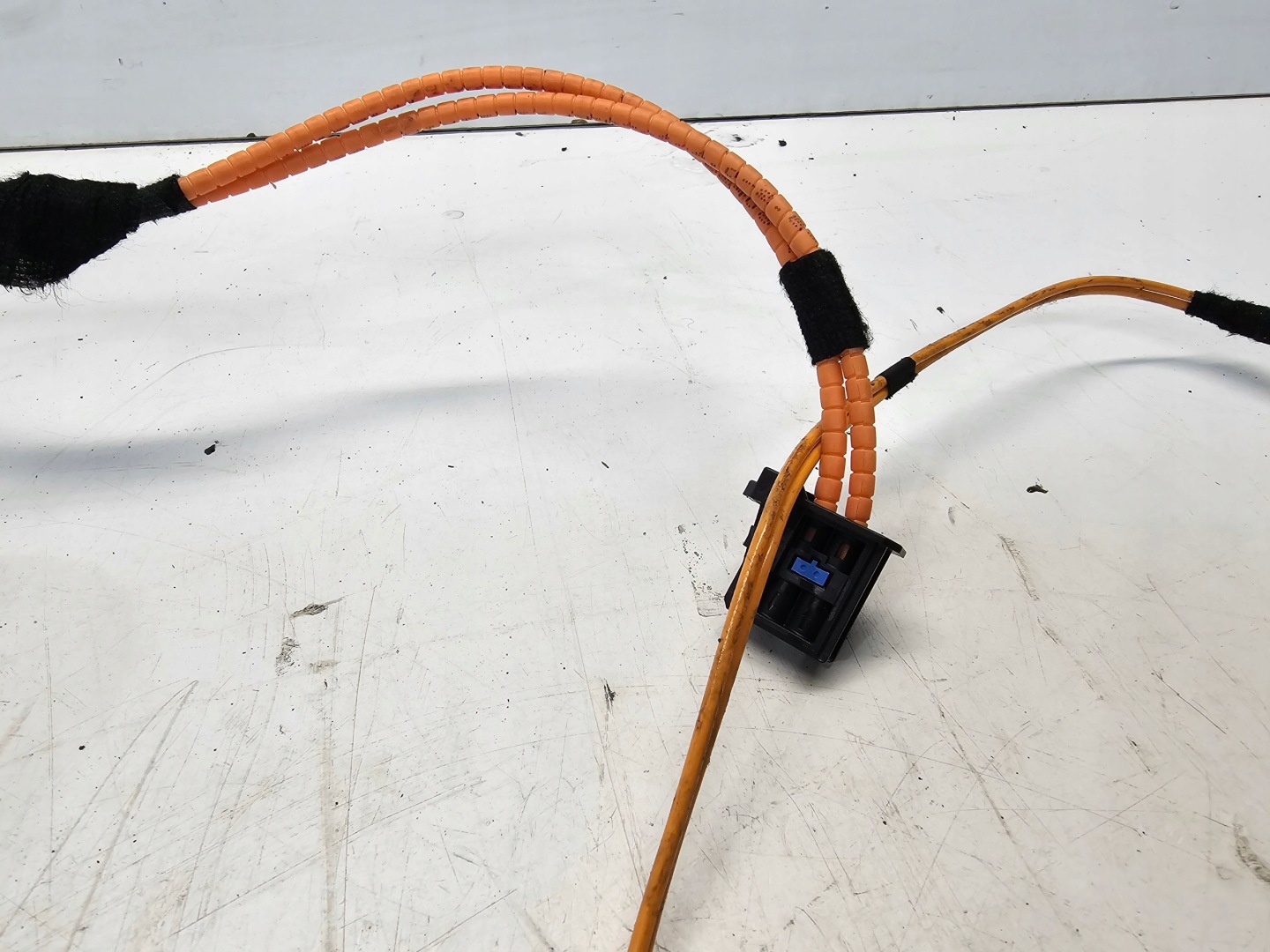 KABEL SWIATLOWOD AUDI A4 A5 A6 A7 Q5 4E0973702 **2**