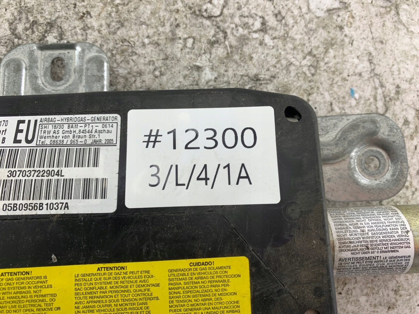 BMW E46 airbag door left front 30703722904L